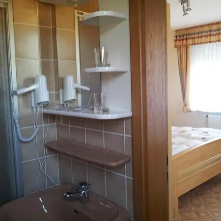 Landgasthof Zum Heiligenberg 3* 松特拉