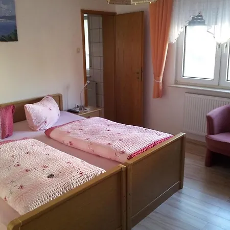 Landgasthof Zum Heiligenberg 松特拉