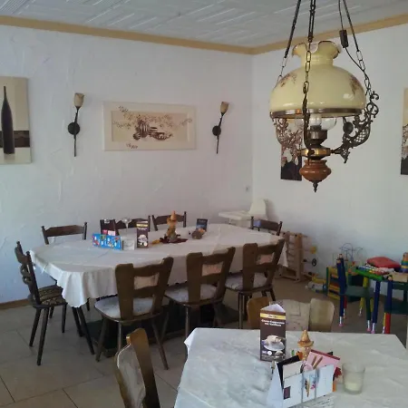 Landgasthof Zum Heiligenberg 酒店 松特拉